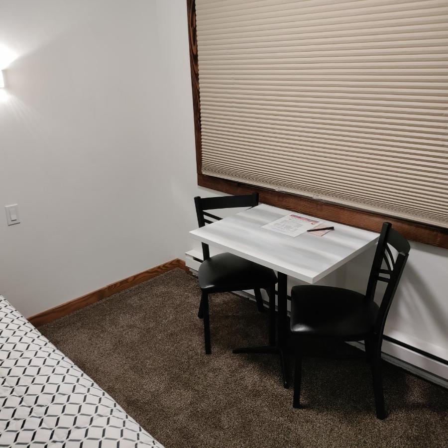 High Desert Inn サライナ エクステリア 写真