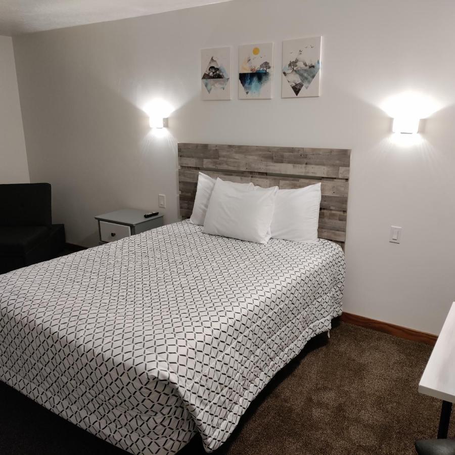 High Desert Inn サライナ エクステリア 写真