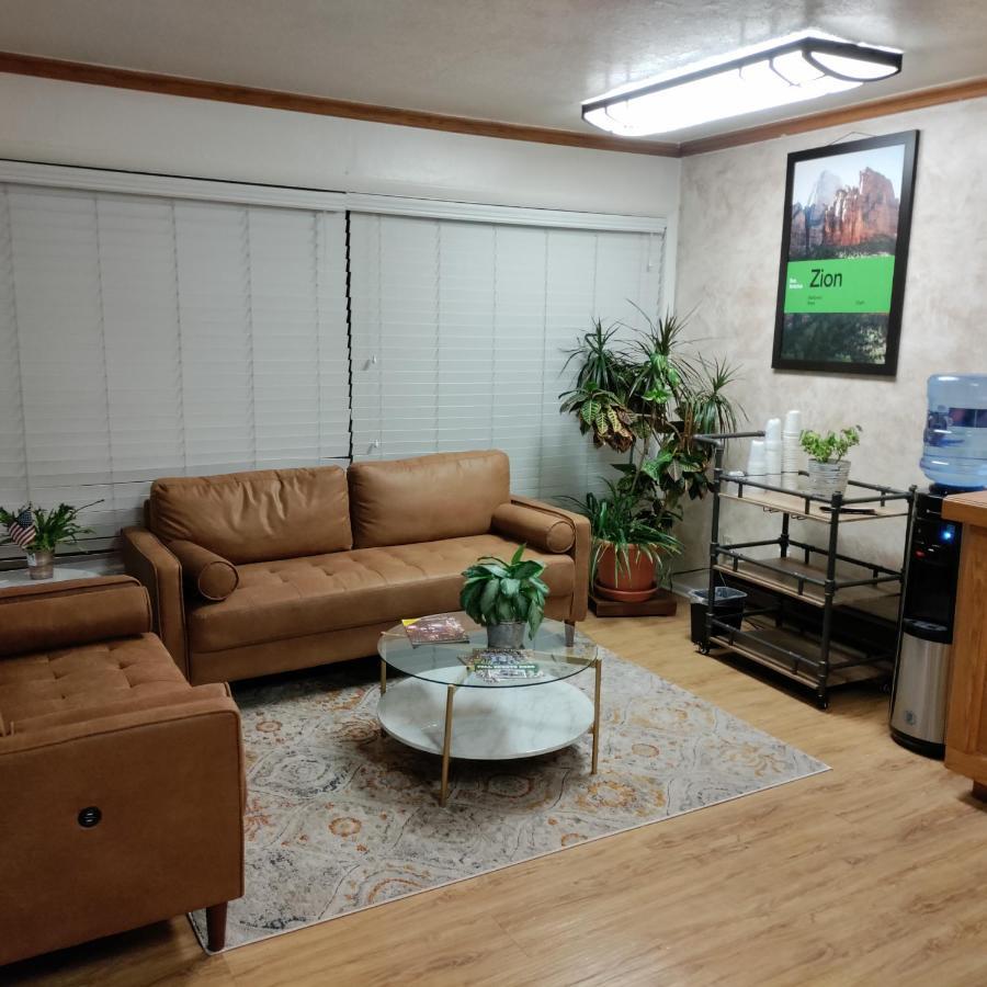 High Desert Inn サライナ エクステリア 写真