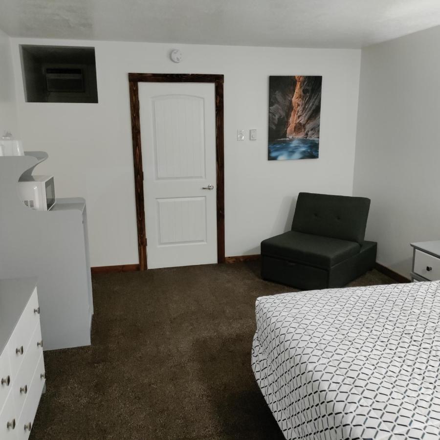 High Desert Inn サライナ エクステリア 写真