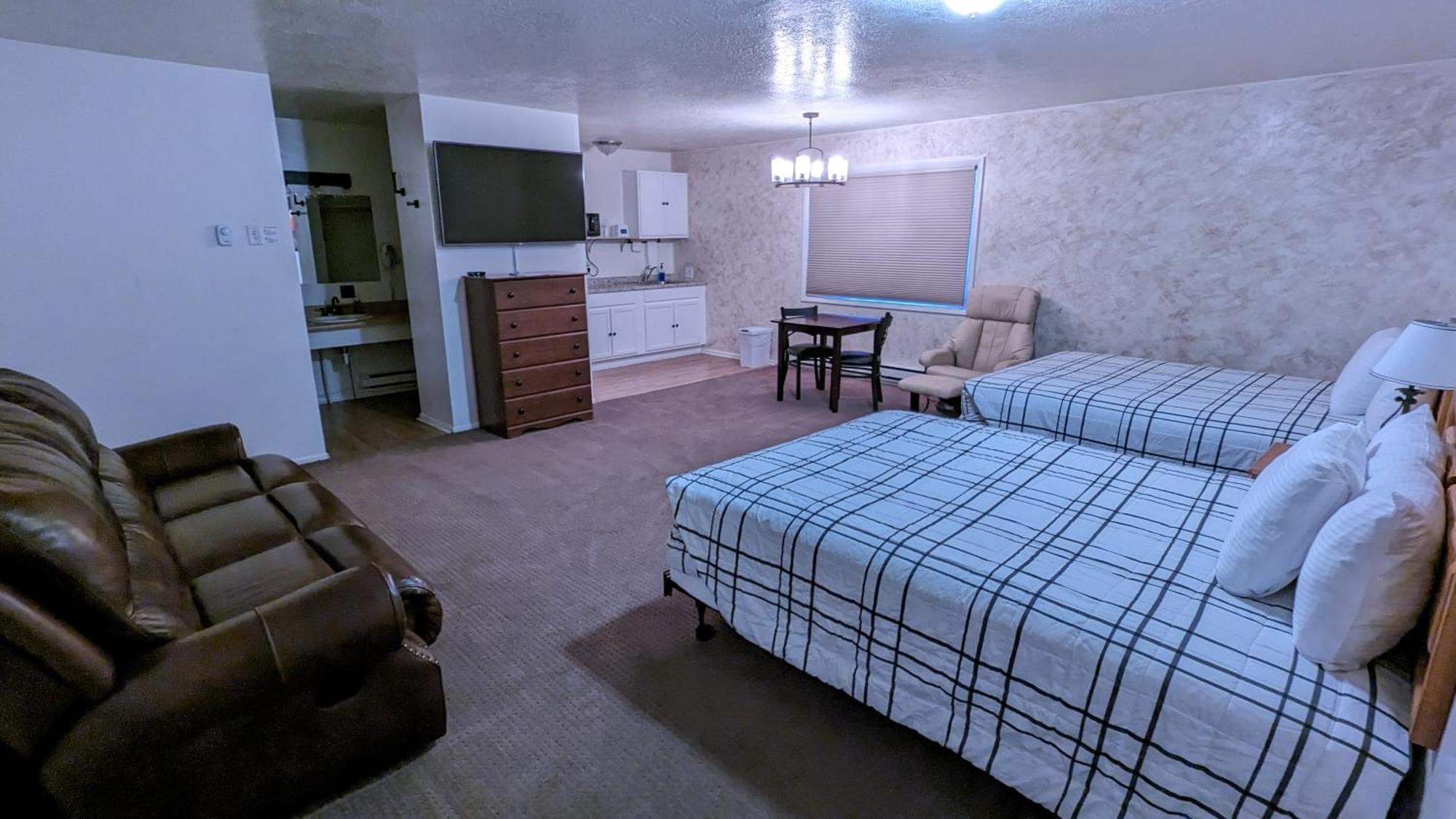 High Desert Inn サライナ エクステリア 写真