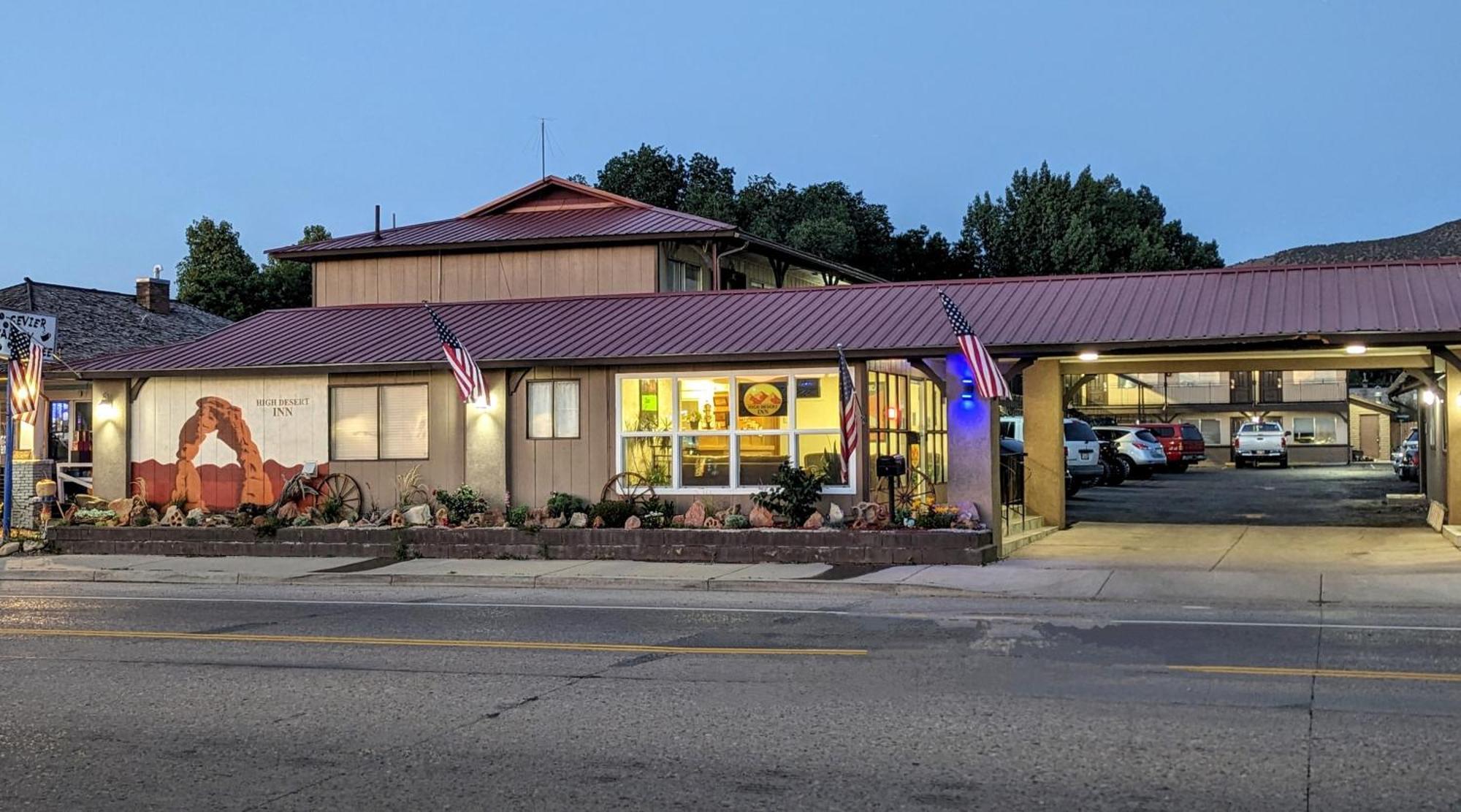 High Desert Inn サライナ エクステリア 写真