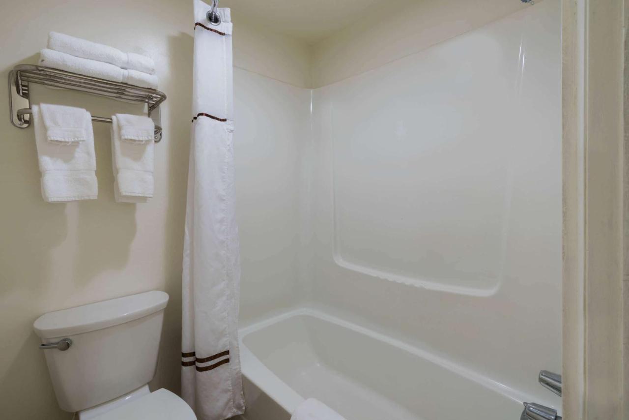 High Desert Inn サライナ エクステリア 写真